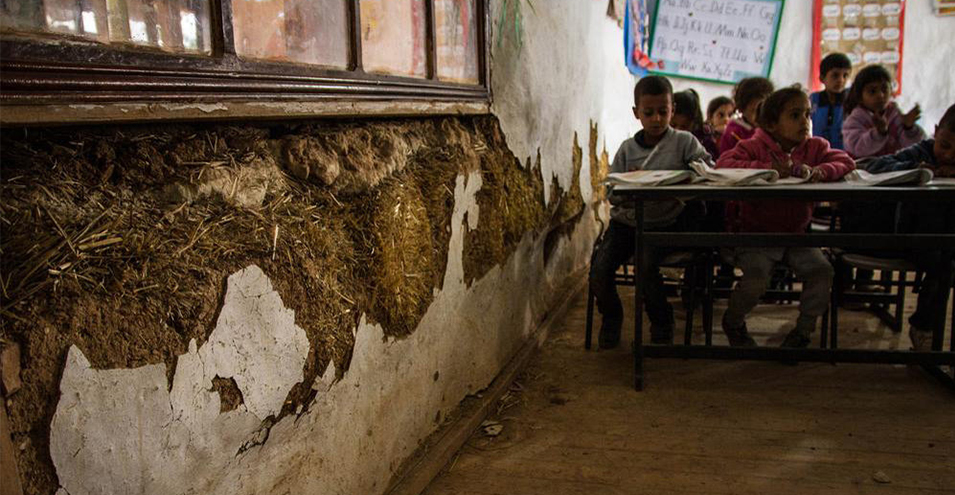 دانش آموزان ایران در تهدید سقف های ناامن