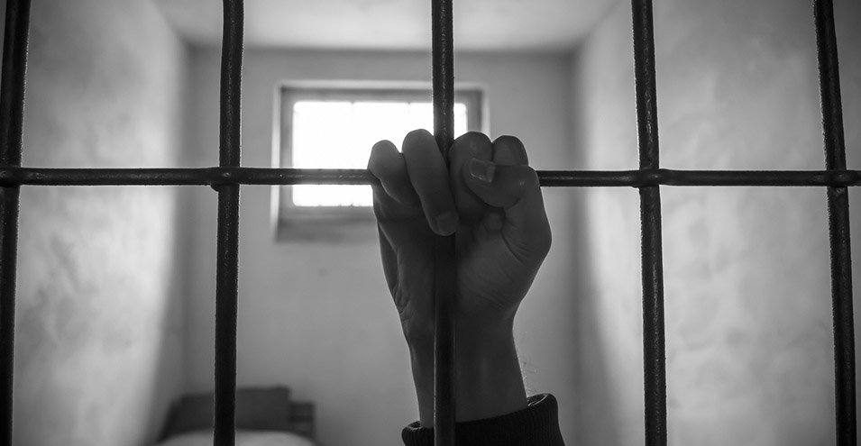 بیژن فرخ پور، نوکیش مسیحی برای تحمل حبس به زندان عادل آباد شیراز رفت