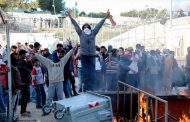 درگیری میان پناهجویان و پلیس یونان در لسبوس