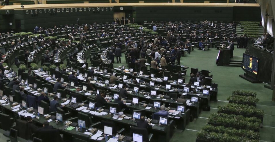 گزارش تفریغ بودجه، فساد در واگذاری ارز دولتی و حقوق نجومی مدیران دولت ایران را نمایان کرد
