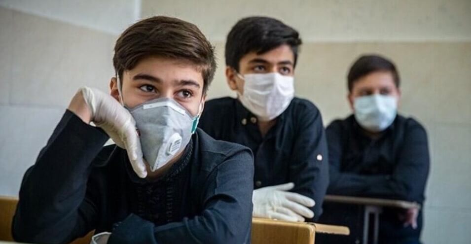 بازگشایی مدارس در ایران با وجود وضعیت بحرانی همه‌گیری کرونا؛ بی‌اعتنایی به هشدارها و اعتراضات مردم