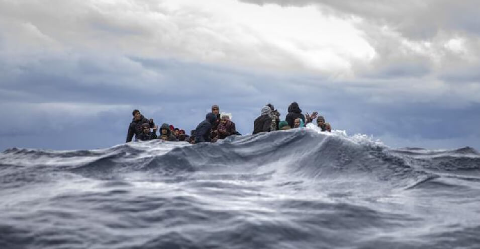 در آبهای ساحلی تونس بیش از ۲۰ پناهجو غرق شدند