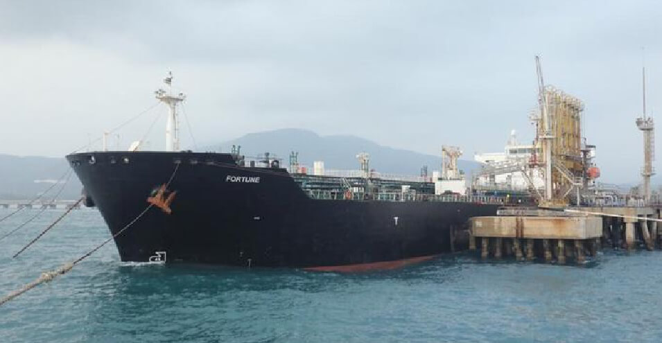 رویترز: کشتی باری ایرانی به بندر ونزوئلا رسیده است