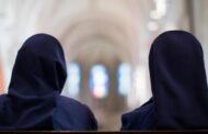 پیامدهای اظهارنظرهای خامنه‌ای درباره اقلیت‌های دینی: ایران راهبه‌ ایتالیایی را اخراج کرد