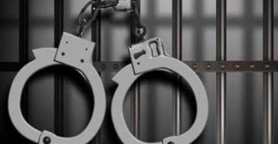 دو مدیر پالایشگاه آبادان به دلیل عضویت در «باند اختلاس» بازداشت شدند