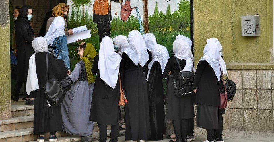 طالبان مدارس دخترانه را باز نکرده، بست