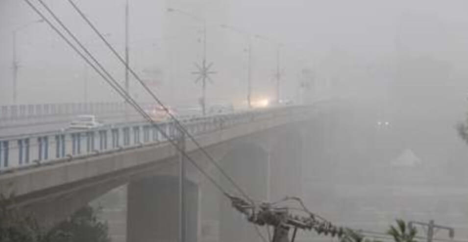 آلودگی هوا در جنوب و غرب ایران صدها نفر را روانه بیمارستان کرد