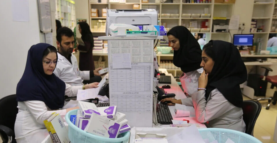 یک نماینده مجلس: کمبود دارو در ایران به «وضعیت بحرانی» نزدیک شده است