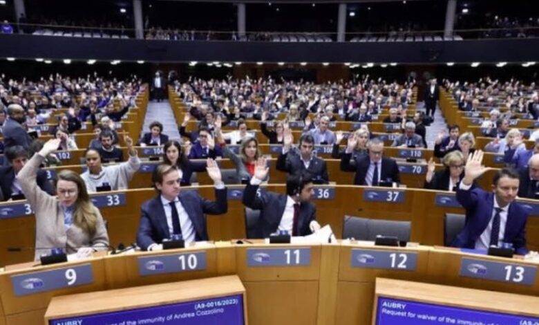 درهای بسته پارلمان اروپا