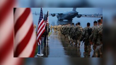 شمشیرِ در آستانه‌ی فرود