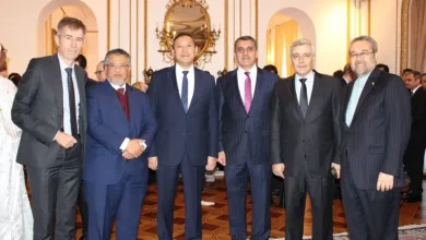 حضور دیپلمات‌های بریتانیایی در سفارت ایران