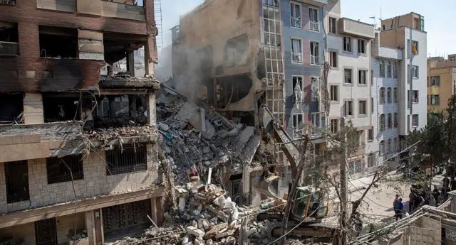 هیچ‌کس بی‌طرف نیست